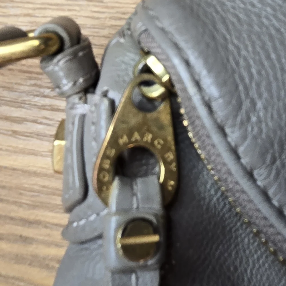 Marc Jacobs Gray Leather Crossbody Bag - Picture 4 of 8
